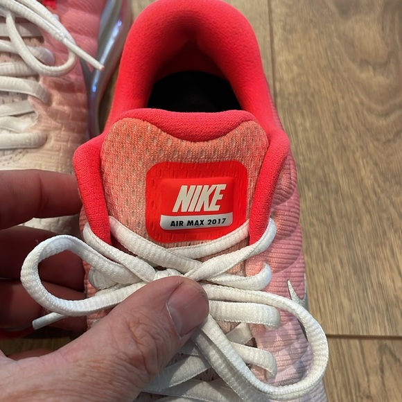 Almost New Womens Nike Air Max 2017 Pure White/Pink - Picture 4 of 8